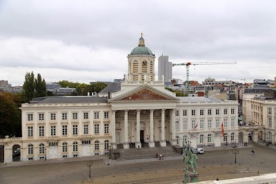 王立広場_Place Royale Bruxelles - Statue de Godefroy de Bouillonの画像