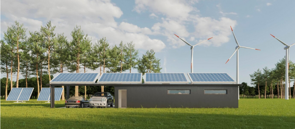 Casa con paneles solares en el techo