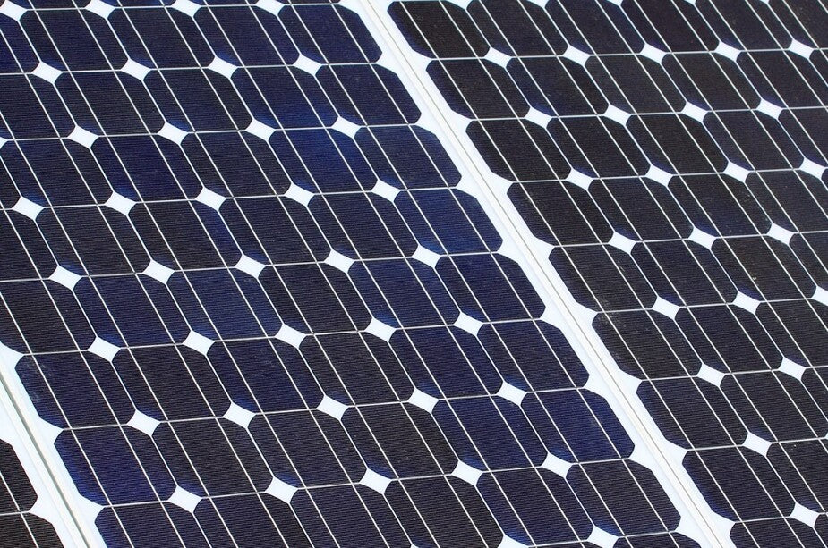 detalle de cómo son las celdas solares