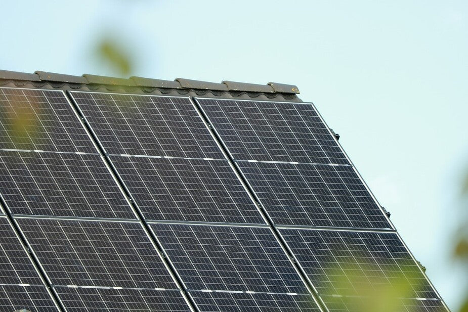 paneles solares térmicos en un tejado