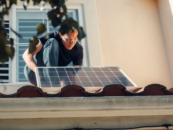 ubicación y mantenimiento de placas solares