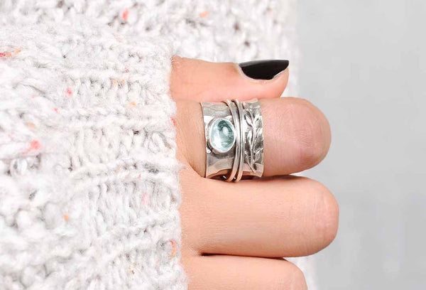 5 reasons why you NEED an ANXIETY spinning ring! ✨🔮 – Boogzel