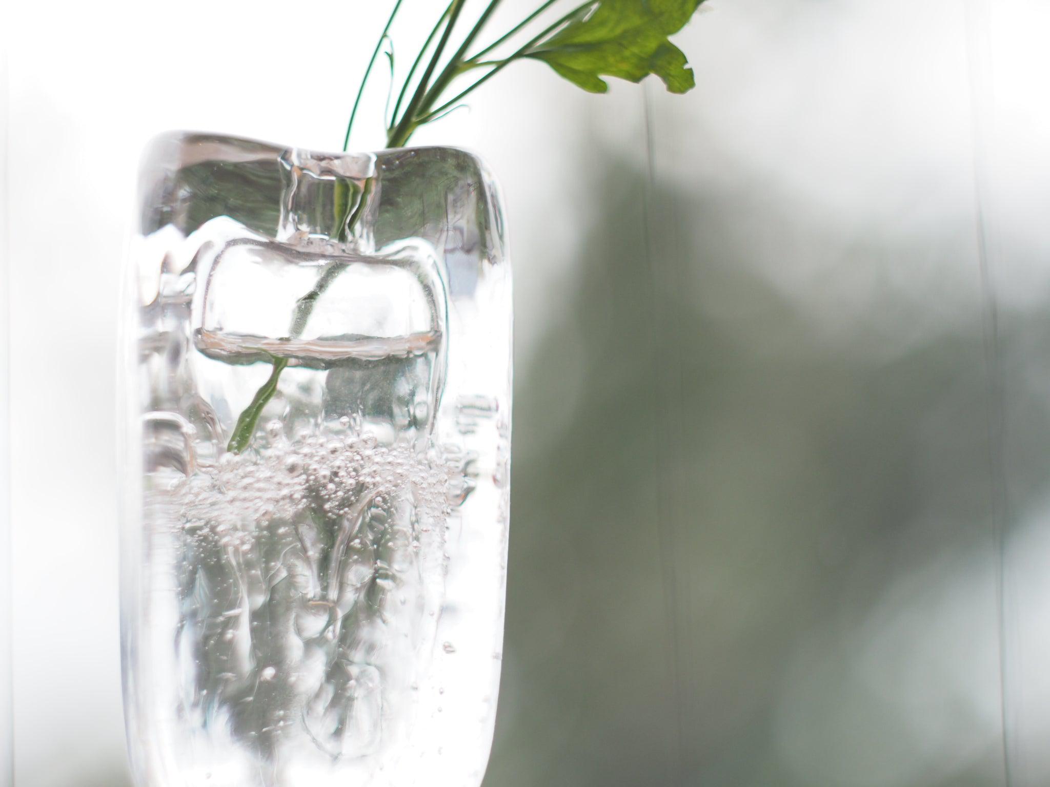 Mariko Noda glass flower vase