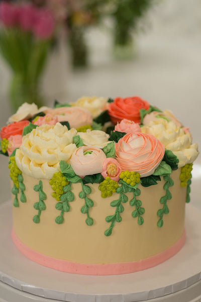 Collection 3: Beautiful Buttercream Garden Cakes – White Flower