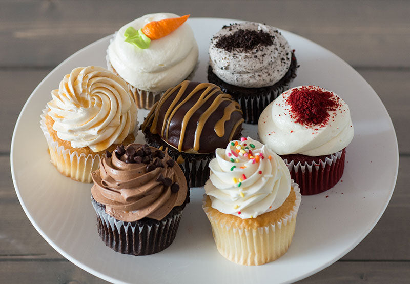Belonend schuld Uitlijnen 12 Assorted Gourmet Cupcakes – White Flower