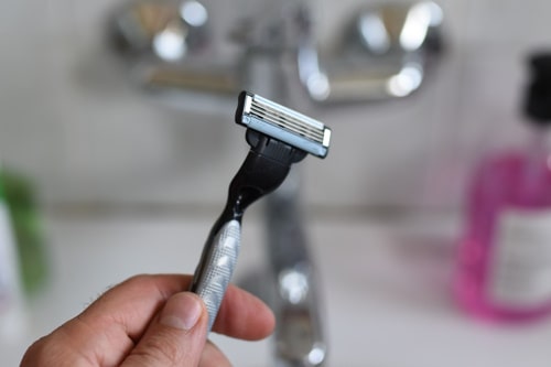 A multi-blade shaving razor