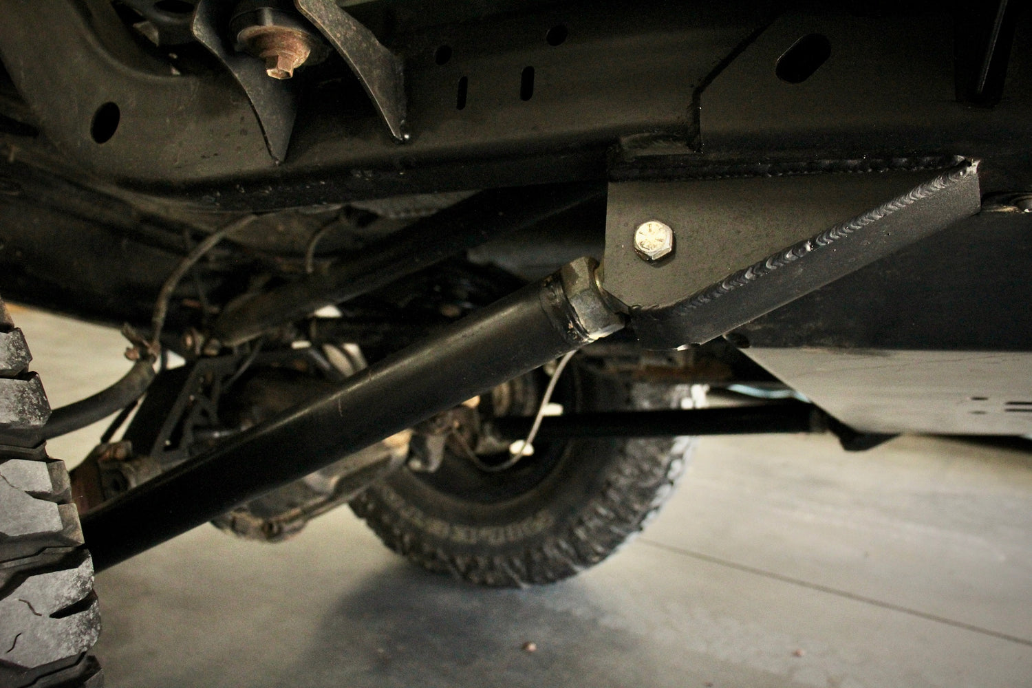 Jeep Wrangler TJ and LJ 3 Link Front and 4 Link Rear Long Arm Suspensi –  Barnes 4WD
