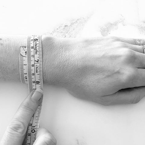 News and Such: Bracelet Sizing - Bracelet Length vs Wrist Size + Bracelet  Size Calculator | Bracelet sizes, Sterling silver bracelets, Aluminum  bracelets