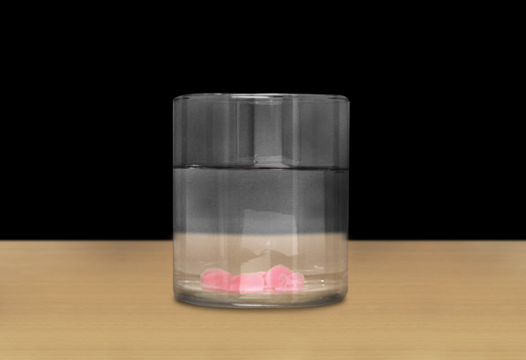 Fully submerge a 3D printed gingiva mask inside a glass container filled with glycerol