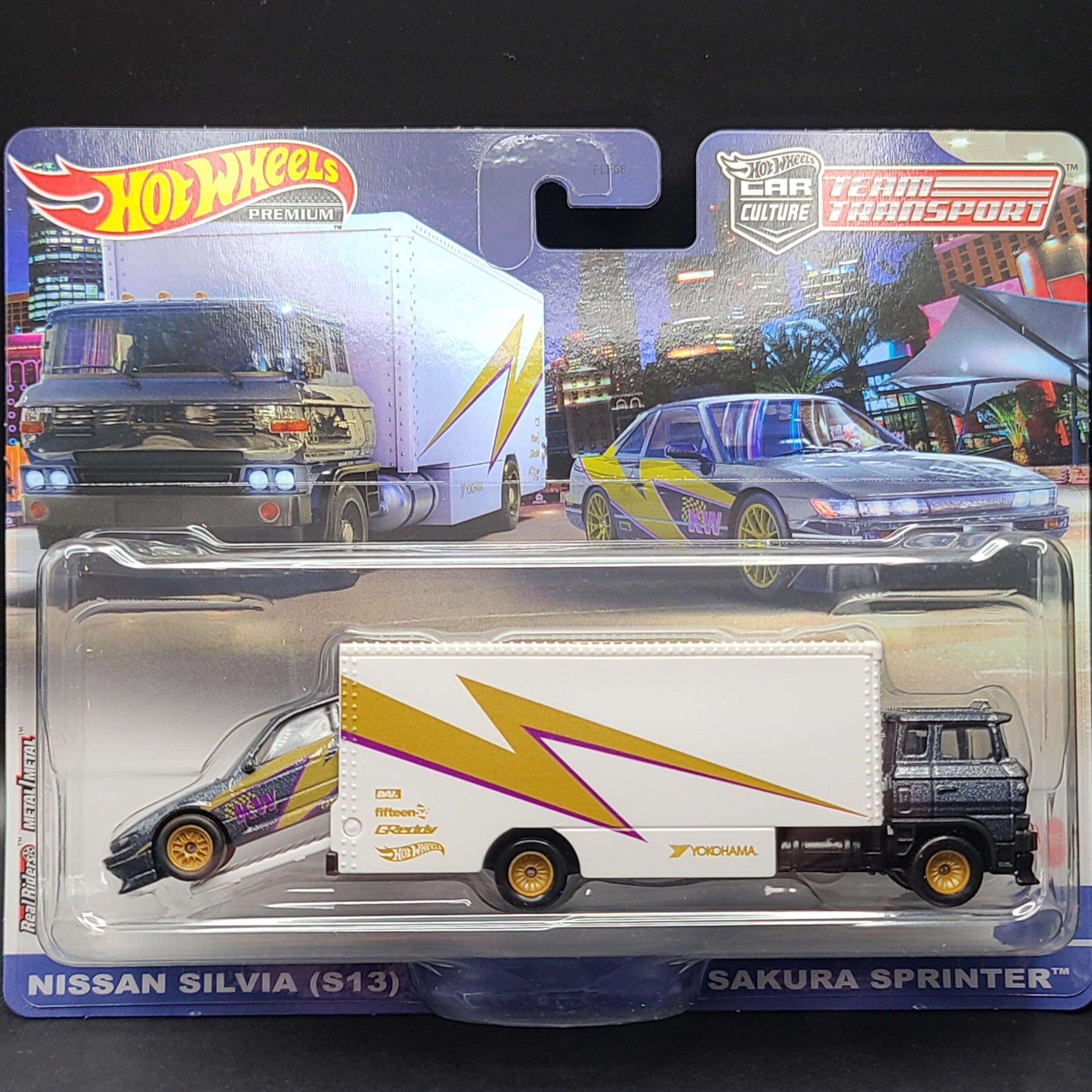 Hot Wheels Team Transport - Porsche 962 & HW Sakura Sprinter (2022