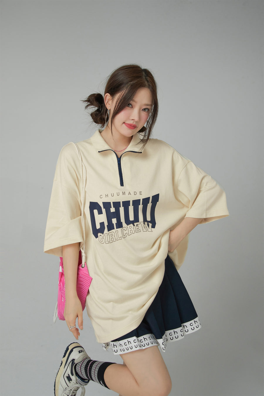 CHUU Girl Crew Half Zip-Up Loose Fit T-Shirt