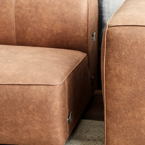 The armrests on both sides can be easily removed for easy transportation and easy entry into the home.