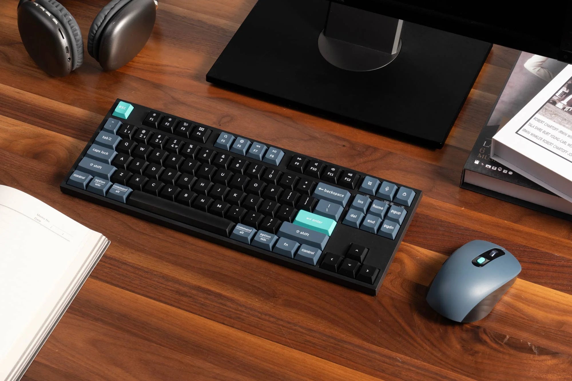 B33 Keyboard and BM25 Mouse Wireless Combo B33 Keyboard and BM25 Mouse Wireless Combo