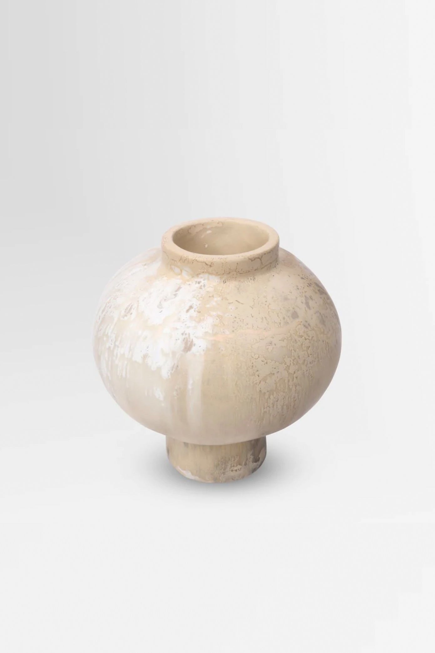 Resin Bold Pearl Vase in Sandy Pearl. Image by Dinosaur Designs