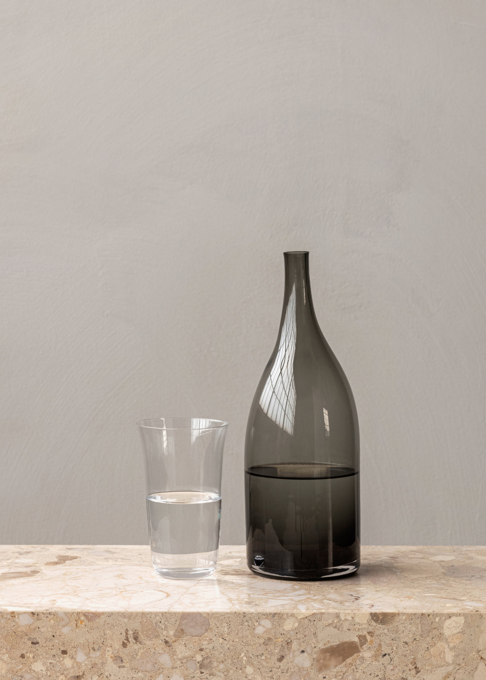 Strandgade Carafe in Smoke Glass