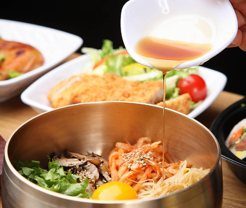 cơm trộn Hàn Quốc bibimbap