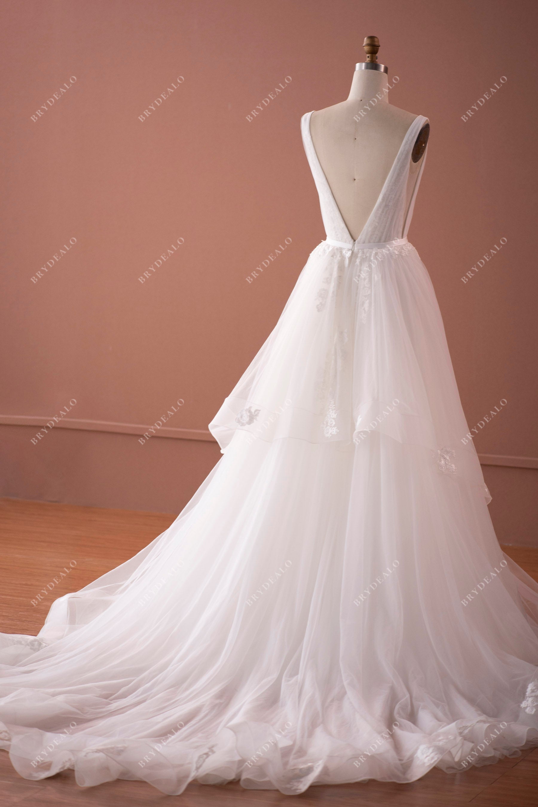 Dreamy Lace Tulle Plunging Neck Spring A-line Wedding Dress