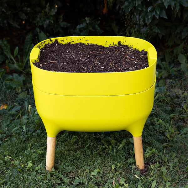 Setting up and Managing Your Urbalive for Worm Composting Success - Fill your bin with bedding