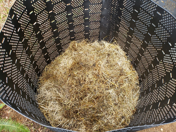 Straw and hay for compost