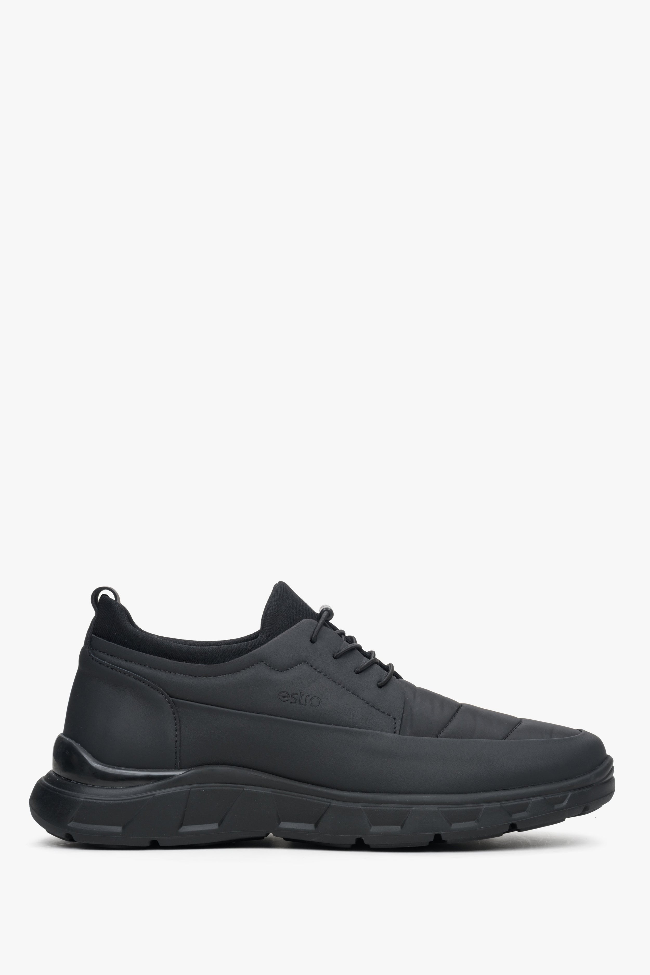 Estro: Miękkie sneakersy męskie w kolorze czarnym ze ściągaczem