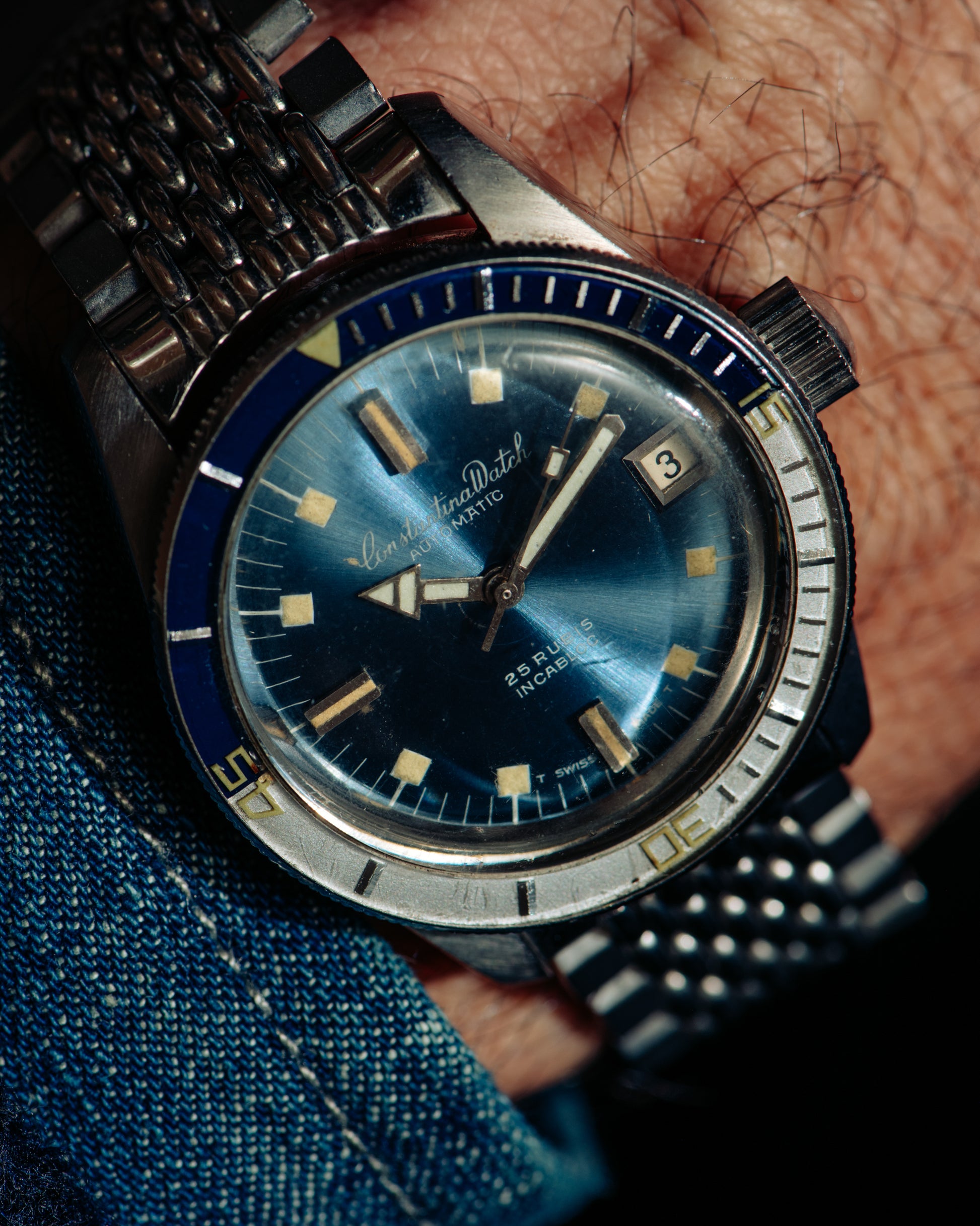 Constantina Diver with Blue Dial & Bakelite Bezel – 22 Pcs by Man of the  World