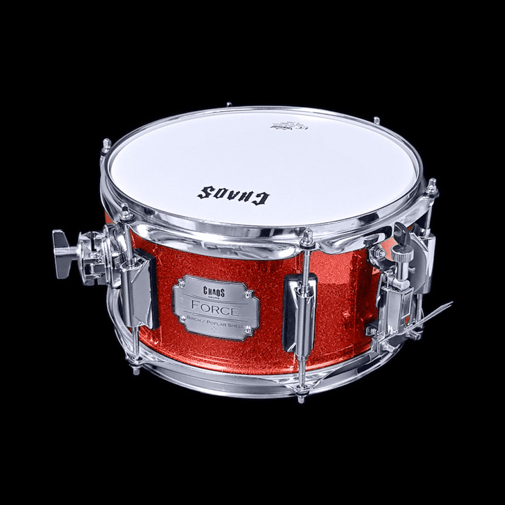 https://cdn.shopify.com/s/files/1/0617/5309/8475/files/Chaos_Force_10x5.5_Snare_Red_Sparkle_Angle.jpg?v=1695634103&width=1024