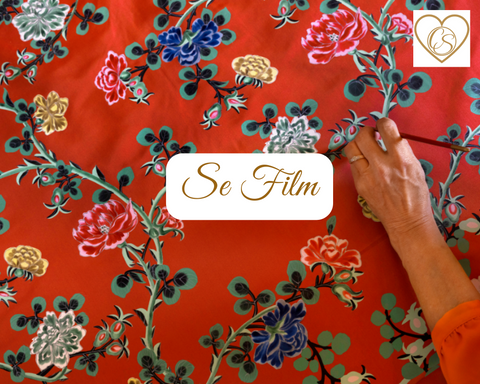 Watch the film silk wallpaper painted by Catrin Skött for Gripsholmsslott