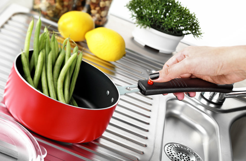 Multi Purpose Detachable Handle All-in-One Cookware Set 6 Pcs Handle+18cm  Pot+22cm Pot+ 26cm Frying Po+2 Lid