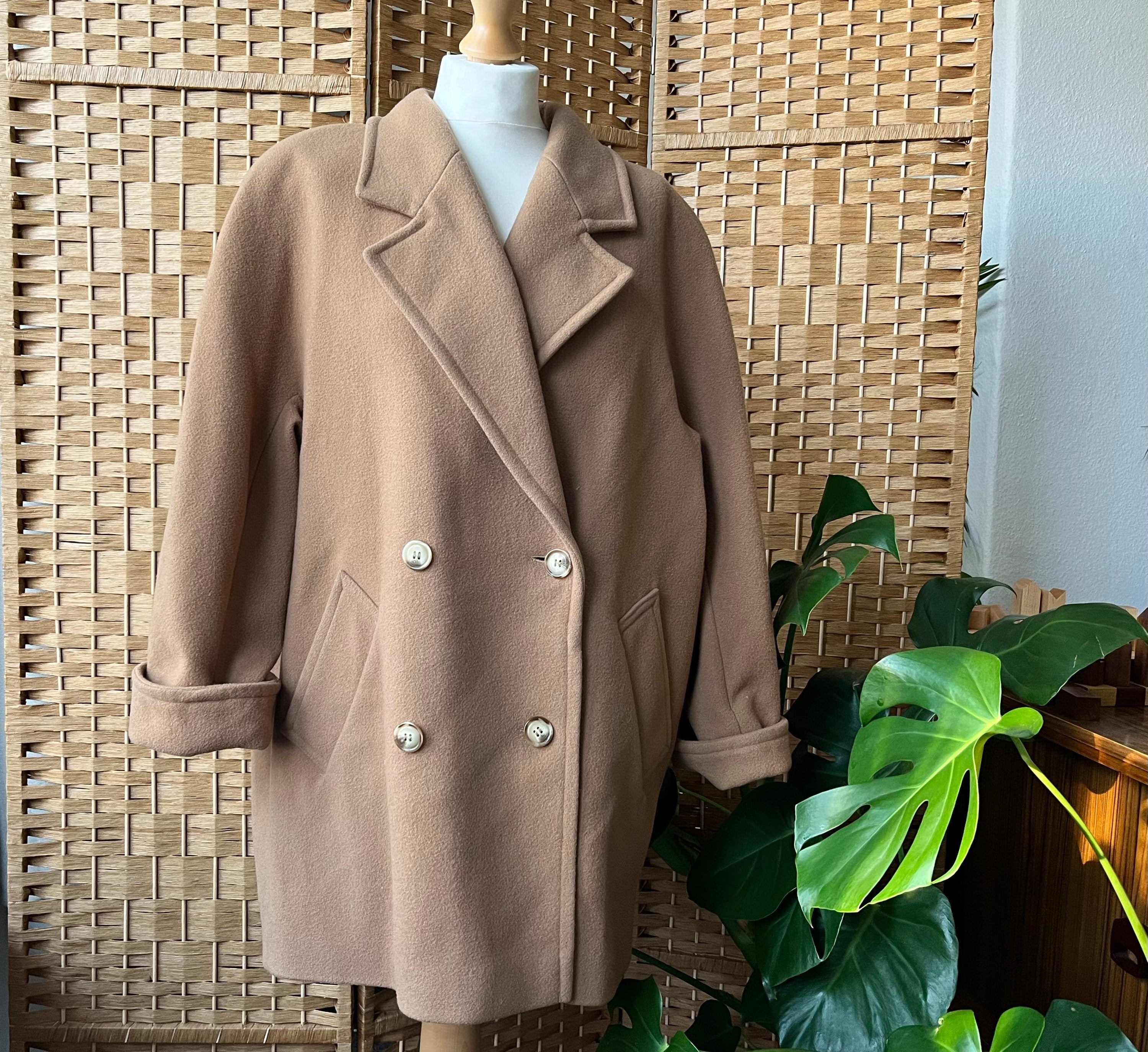 1980s wool coat M // Raspberry 100% wool blazer coat, cocoon car