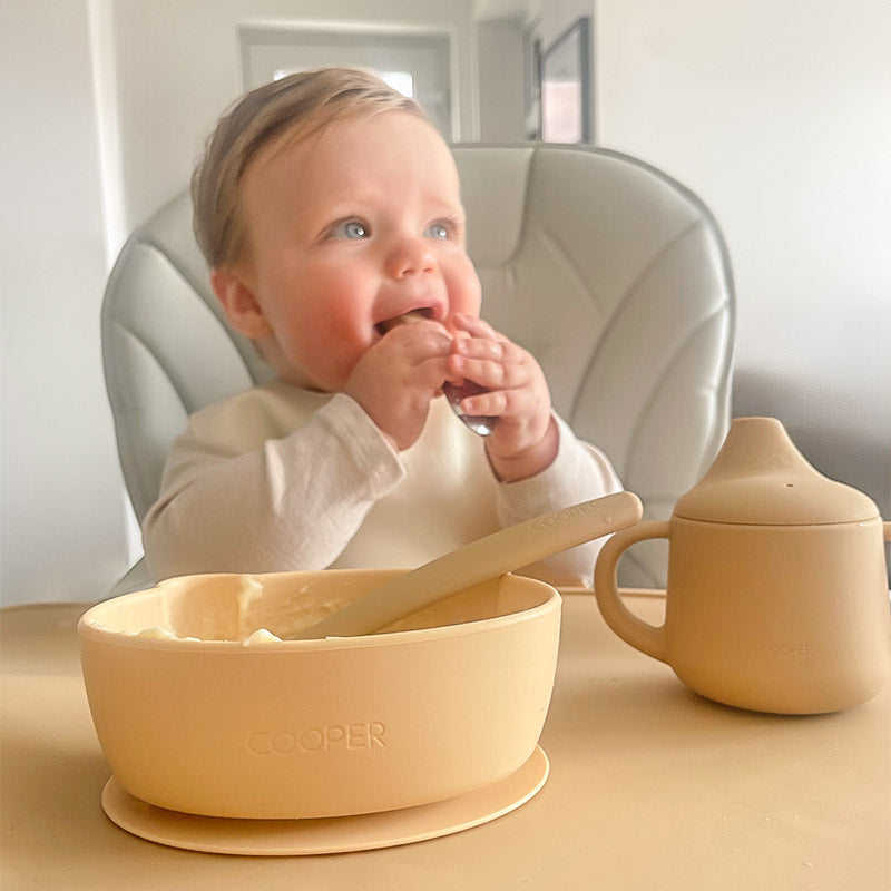 Baby eating with Moonkie baby food set