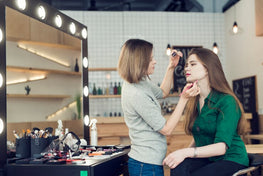 side-view-stylist-with-eyeliner-working-with-model_23-2147783927.jpg__PID:9e05265d-f4de-4d18-9dad-3e9c38d06d17