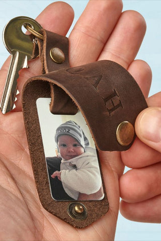 Créez des souvenirs durables pour la fête des pères : le guide cadeau ultime pour un porte-clés photo en cuir à faire soi-même