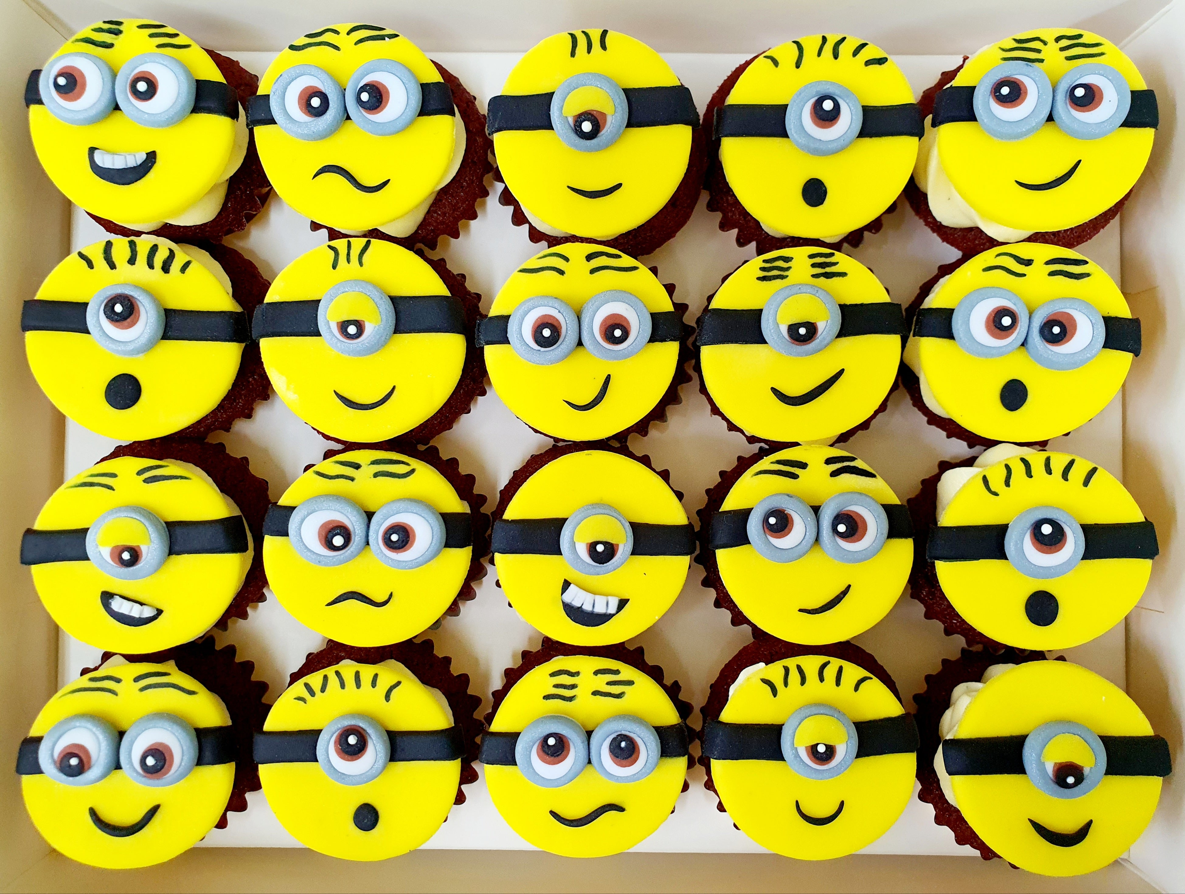 Erica's Sweet Tooth » Despicable Me Minion Cupcakes