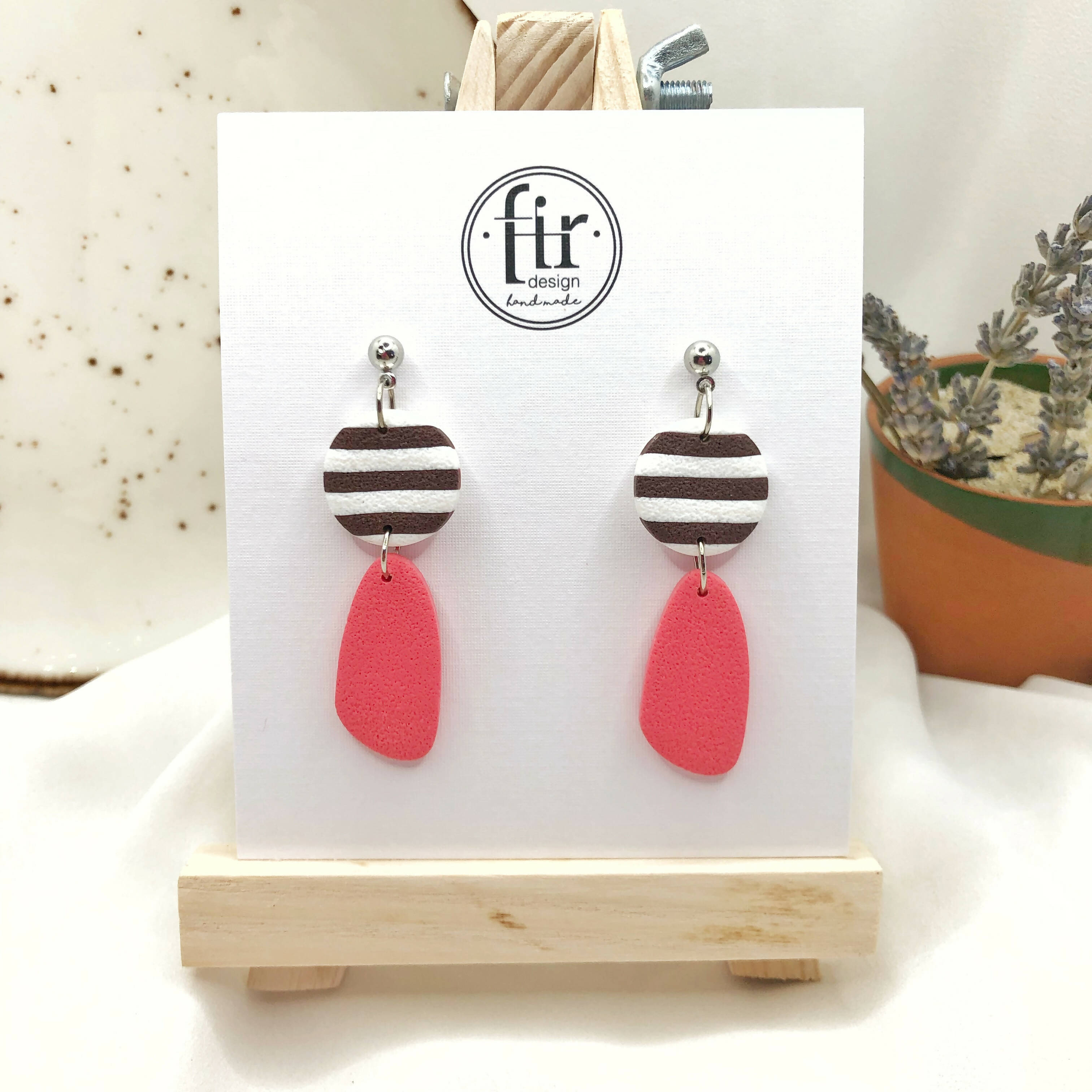 Daisy Polymer Clay Dangle Earrings – ShopSerenitybyJan