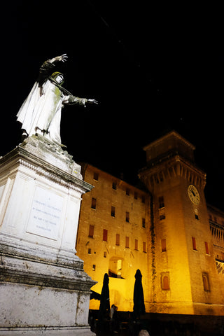Ferrara Castello Estense notte