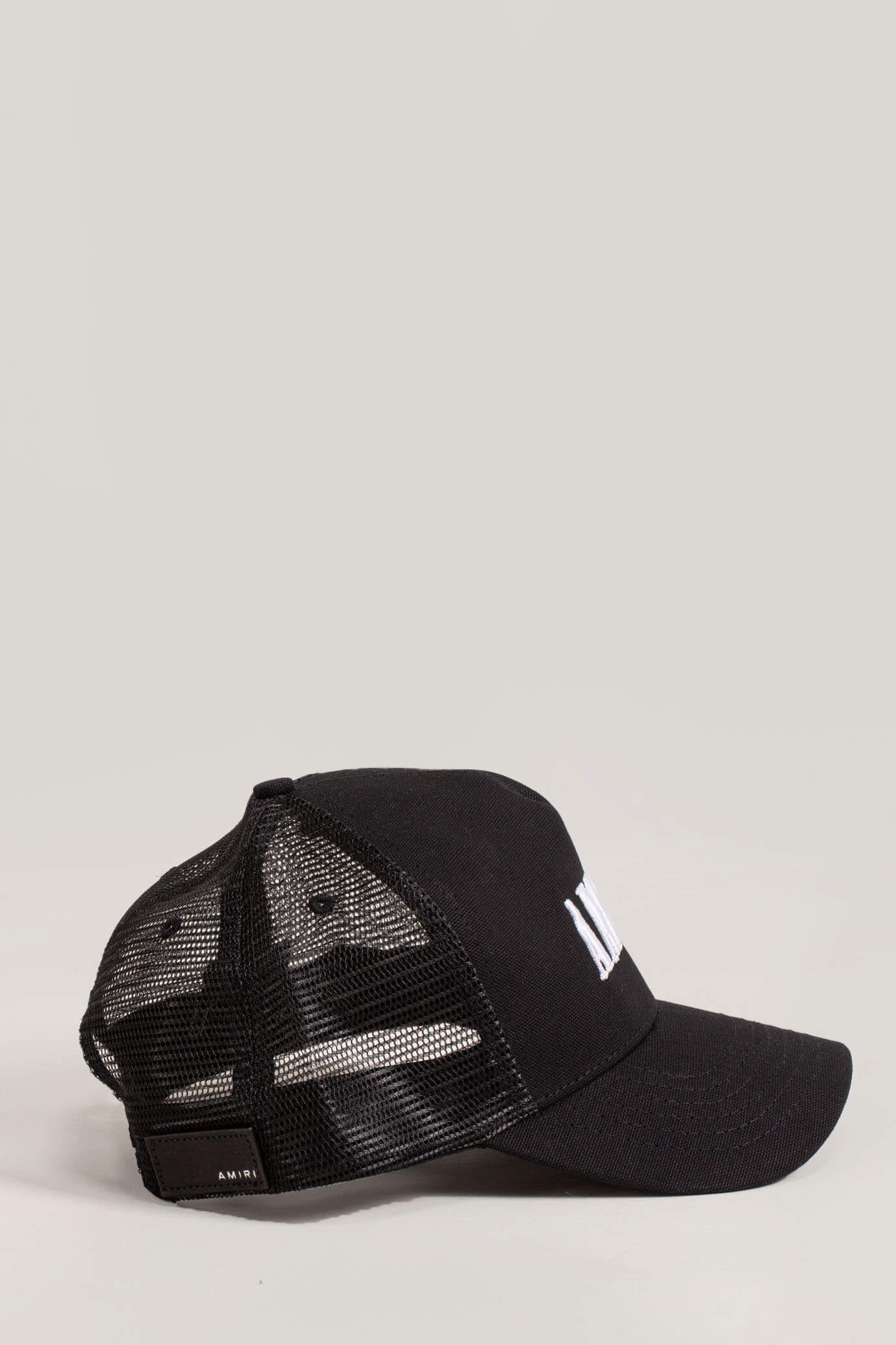 人気カラーの 新品未使用タグ付き AMIRI CORE LOGOTRUCKER HAT CAP