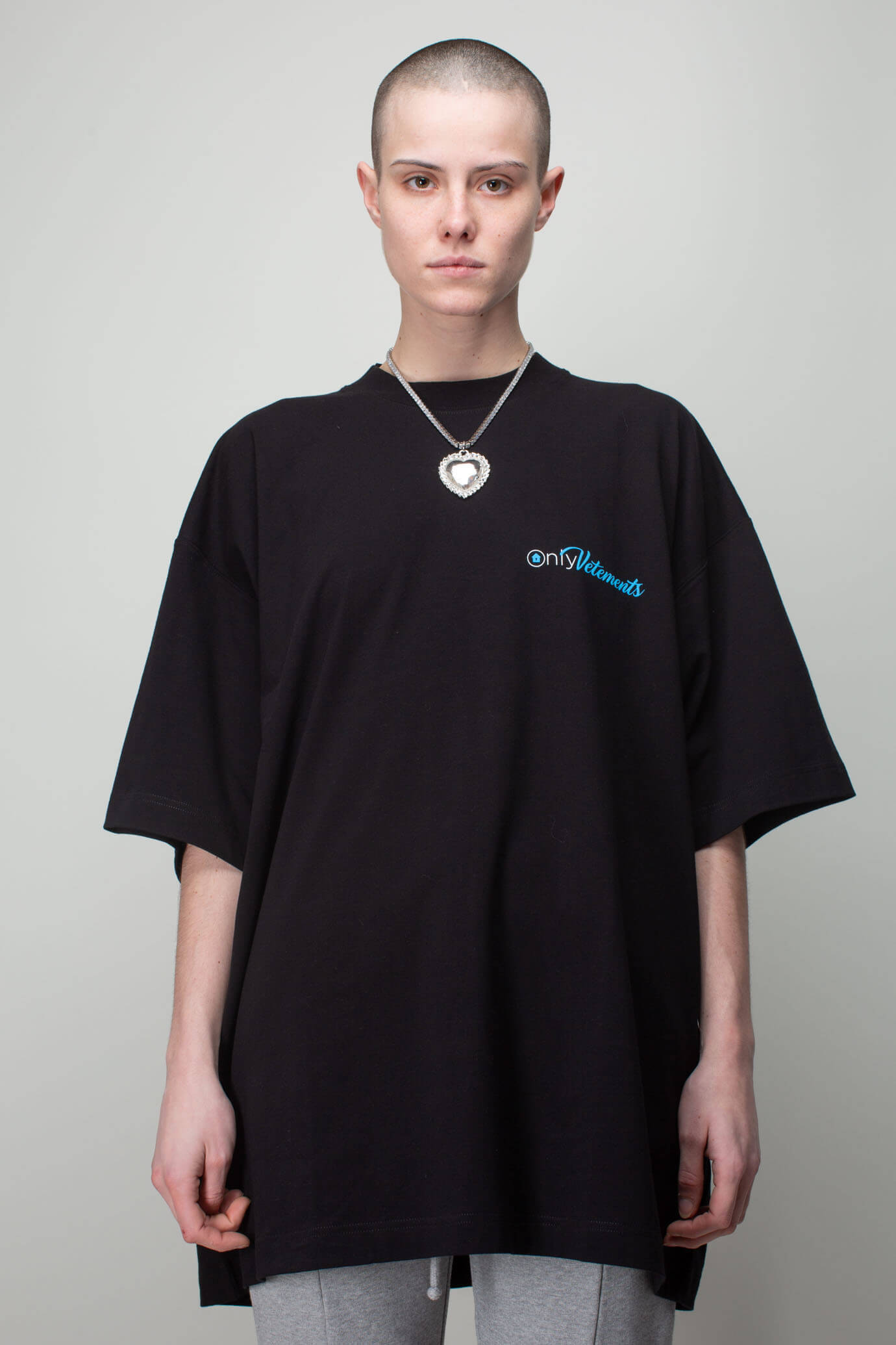 VETEMENTS ONLY VETEMENTS T-SHIRT