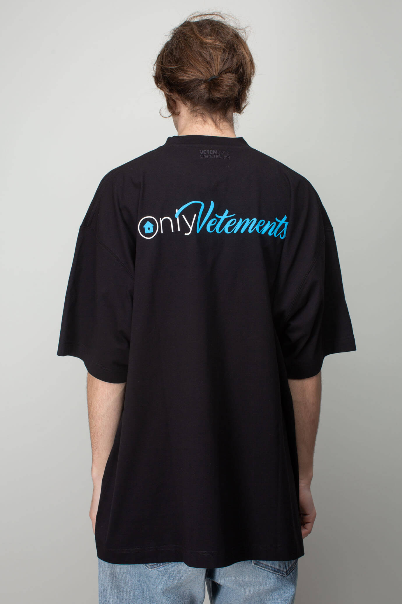 セール開催中最短即日発送 VETEMENTS Tシャツ ad-naturam.fr