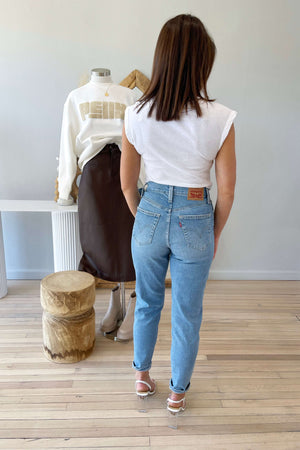 Levi's High Waisted Mom Jean | Now You Know - Fifi & Annie