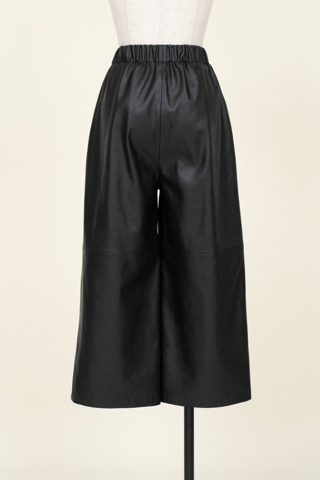 synthetic leather cropped pants– IIROT