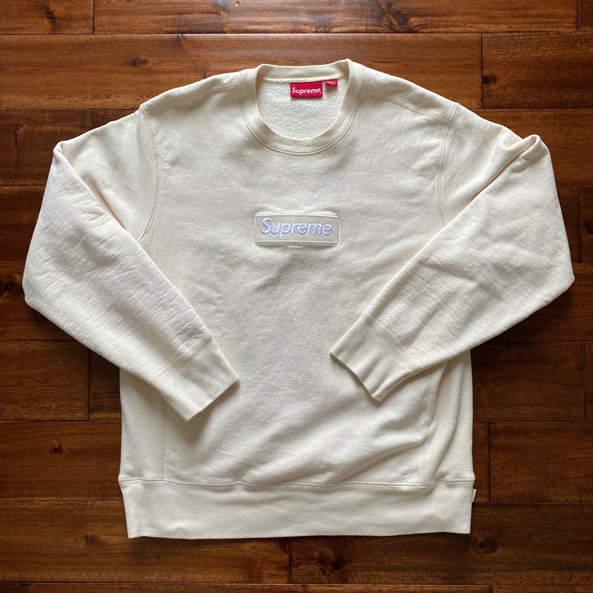 Supreme Box Logo Crewneck- M – Million Dollar Streetwear