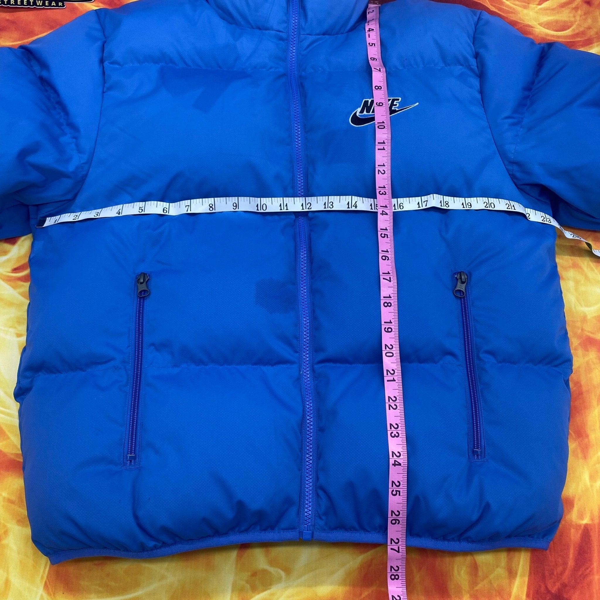 Supreme Nike reversible puffy jacket- S – Million Dollar Streetwear