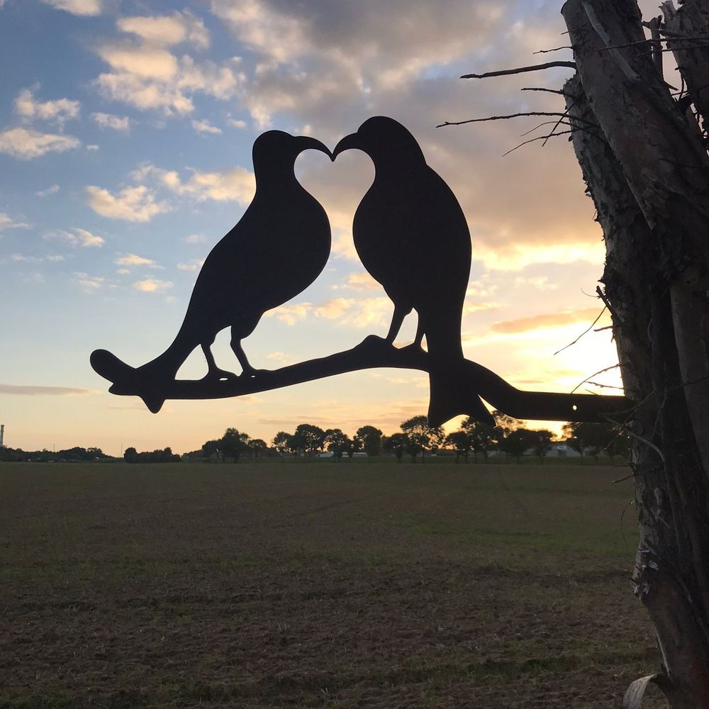 Rusty Metal LOVE BIRDS Garden feature decoration sign LOVEBIRDS ...