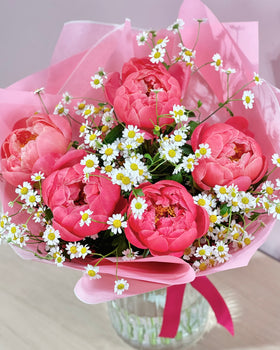 Image of Weekly Offer (Peonies & Daisy)