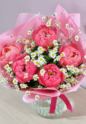Image of Weekly Offer (Peonies & Daisy)