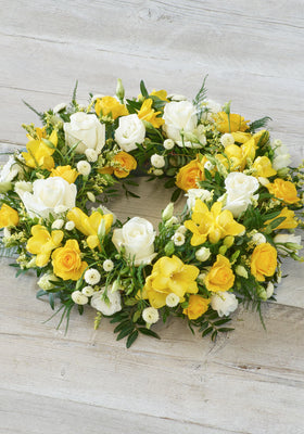 Image of Scented Yellow Wreath