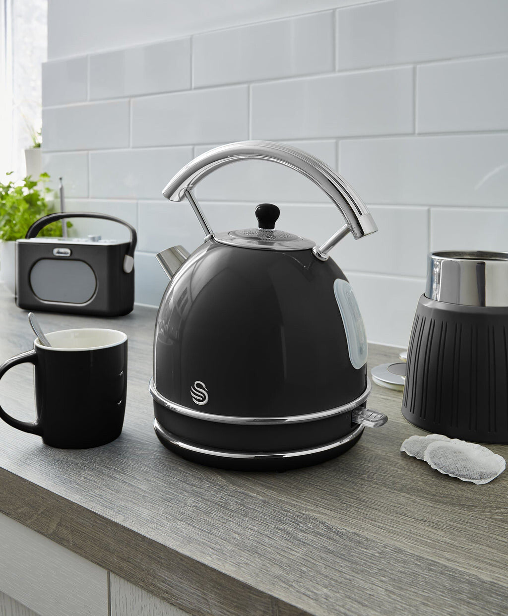 1.8L Stainless Steel Electric Kettle black