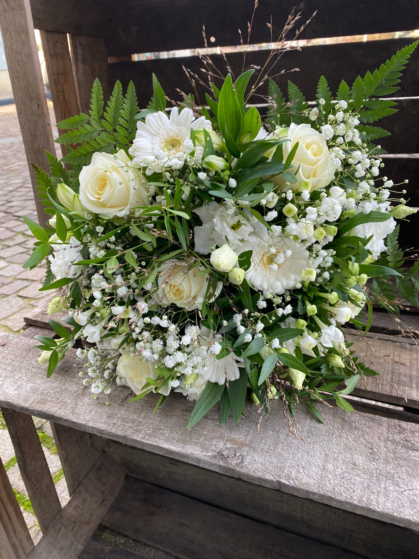 Bouquet de fleurs variées blanc/vert – Designfleurs