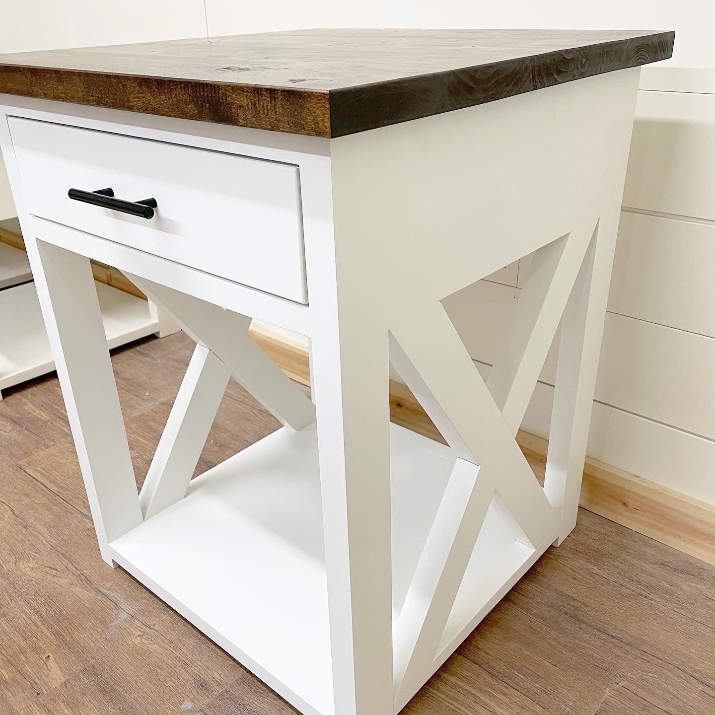 Modern Farmhouse End Table   F2CAA143 3869 4F3A A2C3 BD4E499E5270 