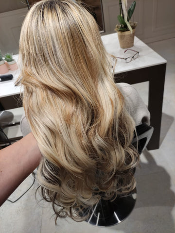 mujer extensiones de pelo